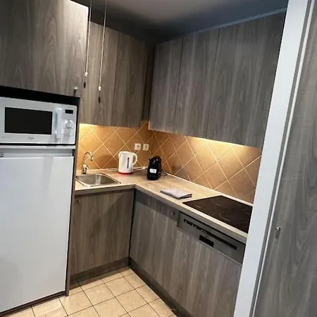 Apartment Acces *